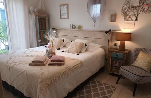 Frejus Bed & Breakfast | Jolie petite suite Côte d'Azur.