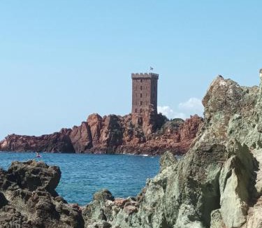 Frejus Villa | Jolie villa Lalou Côte d'Azur trois chambres