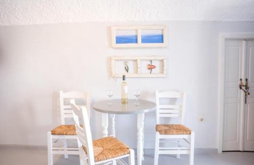 Akrotiri House | Joy House