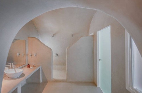 Firostefani House | Junior Suite with Caldera View & Hot Tub