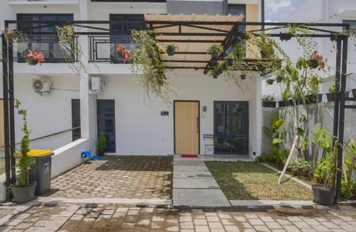 Mlati Villa | Khayana d'Maple - Modern Staycation Villa near Palagan Jogja