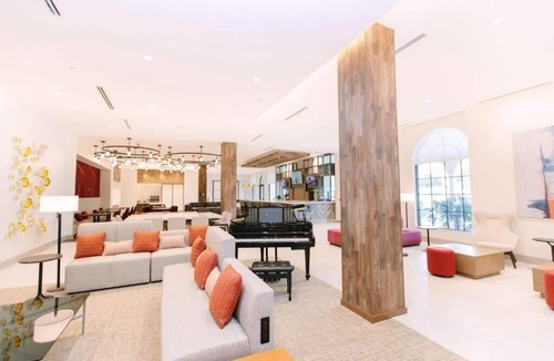 Winter Park Apartment | King Room Near Whole Foods Market ORL