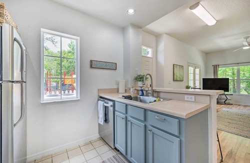 Venetian Bay Villages Condo | Kissimmee Condo: Community Perks, 10 Mi to Disney!