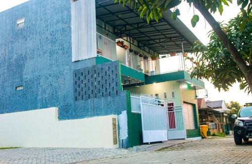 Tegal House | Kozi Kost Paviliun