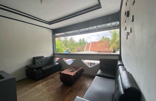 Krui House | Krui Saejadi Surf and Stay