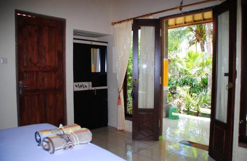 Pemuteran Bed & Breakfast | Kubu Sari Guest House