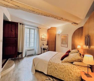 Saint-Paul-de-Vence House | L'élégante - maison de ville avec bains à remous - parking inclus