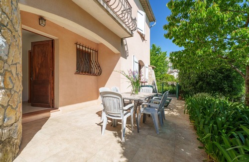 Le Bar-sur-Loup Apartment | L'Eugénie - appt climatisé vue montagne