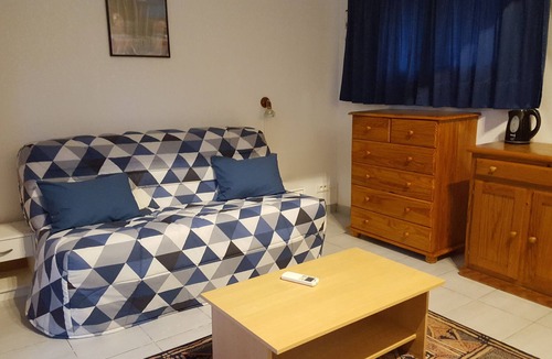 Boulouris-sur-Mer Villa | "L'Olivier" 2 bedroom villa apartment + studio with shared heated pool