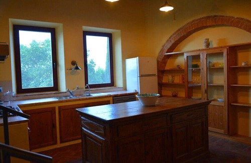 Asciano Apartment | "L'Ulivo" Large Apartment for Groups and Families with a Pool