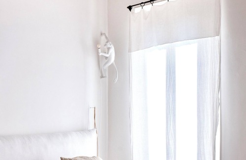 Golfe Juan Hotel | La Bâtisse en Blanc