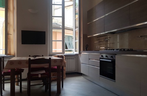 Borgo Antico Apartment | La Casa del Pinguino - In the Center with AC
