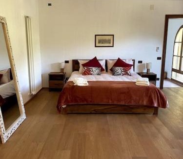 Vicopelago House | La Casa Gialla