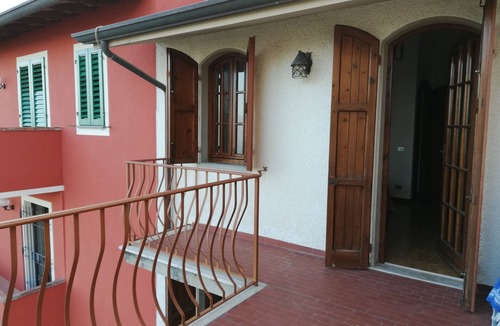 Corsanico House | La casetta del Sole