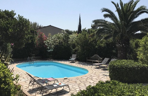 La Croix-Valmer Villa | La Croix-valmer: Calm and Relaxation in Lush Greenery, sea View