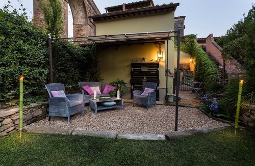 Vicopelago Villa | LA DIMORA DEI CONTI: Indulge in a Country Farmhouse Apartment with Jacuzzi Facing the Town!