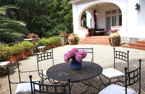 Paraggi Villa | La Dolce Vita minutes from the beach! with pool