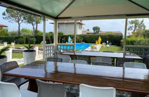 Moniga del Garda Villa | La Dolce Vita - Private Villa with Pool