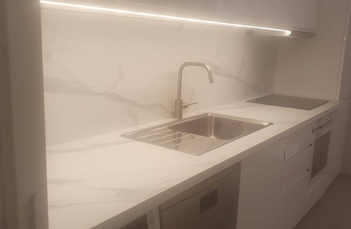 Ventabrun Apartment | La Maison de Louise: Appartement Rénové, Élégant, Central, Mer & Plages Proches!