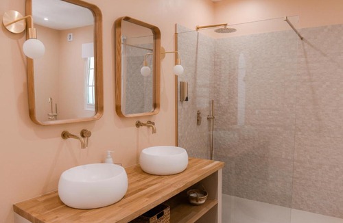 Tourrettes-sur-Loup Bed & Breakfast | La Parenthèse de Marie
