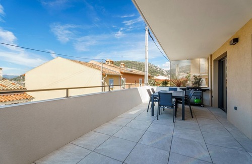 La Turbie Apartment | La Pinède de La Turbie - Appt vue mer et montagne