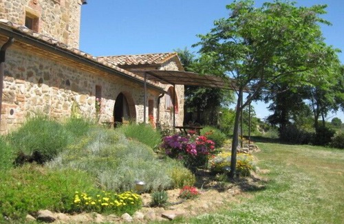 Torrita di Siena Apartment | La Querceta, Typical Residence. Last Minute Offer