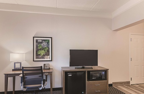 Orlando Hotel | La Quinta Inn & Suites by Wyndham Orlando UCF