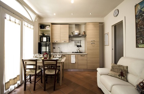 Pisa City Centre Apartment | La Torre Holiday House near the Leaning Tower
