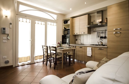 Pisa City Centre Apartment | La Torre Holiday House near the Leaning Tower