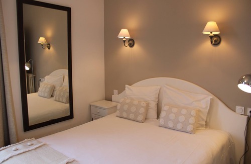 Cros-de-Cagnes Hotel | La Villa des Oliviers