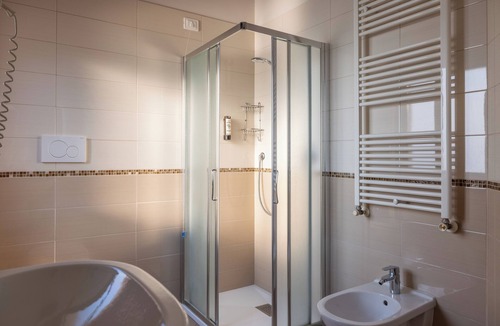 Lazise Old Town Hotel | La Vista Postcard Hotel