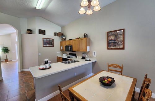 Lake Berkley House | LAKE BERKLEY-(1059LB) - 4BR 3BA Pool Home, 2 Master Suites, gated Resort