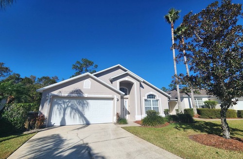 Lake Berkley House | LAKE BERKLEY-(1059LB) - 4BR 3BA Pool Home, 2 Master Suites, gated Resort