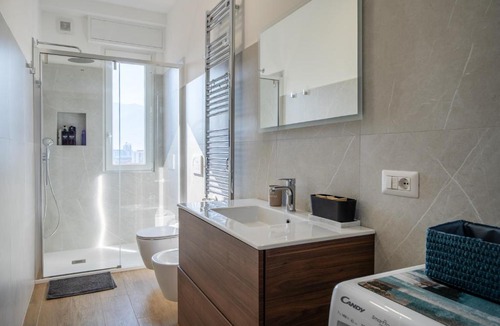 Lecco Apartment | Lake Como 5' - Mountain View - 10' Station - Wifi, AC