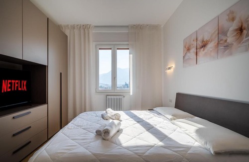 Lecco Apartment | Lake Como 5' - Mountain View - 10' Station - Wifi, AC