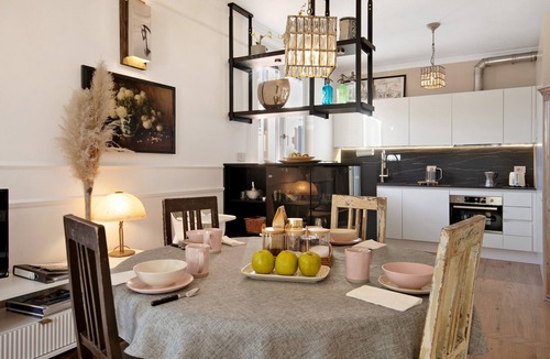 Visgnola Apartment | Lake Como Retreat Apartment with Private Parking, Shared Pool, and Air Conditioning