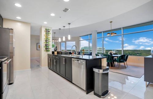 South Eola Apartment | Lake Eola Corner 3 BDRM Suite
