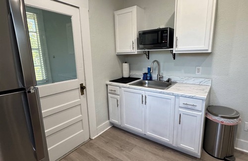 Lake Eola Heights Apartment | Lake Eola Thornton Park Studio with balcony