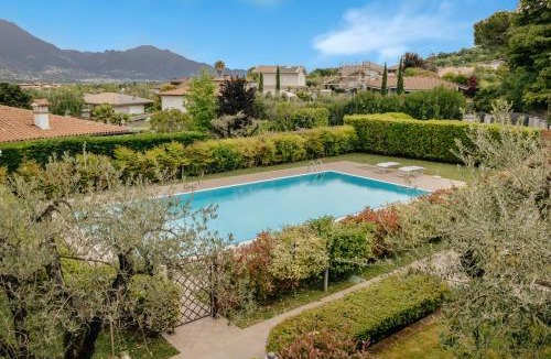 Manerba del Garda Apartment | Lake Garda infinity pool 2 bedrooms fantastic lake view