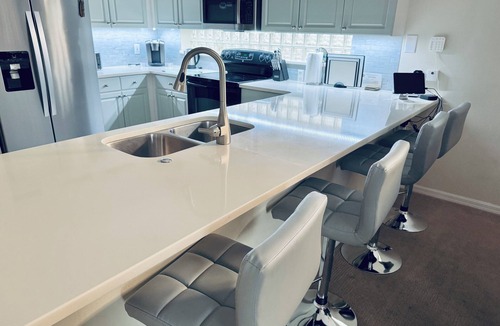Sunset Lakes Villa | Lakeside villa close to Disney. Just remodelled. brand new pool!.