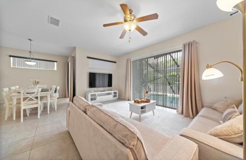 Sunset Lakes Apartment | Lakeview Family Haven in Kissimmee - Heated Pool & Scenic Views