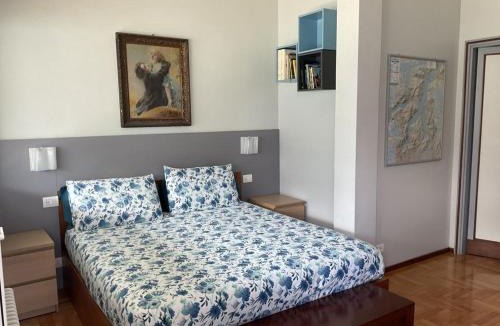 Como House | Lakeviewcabin - King Room With Balcony