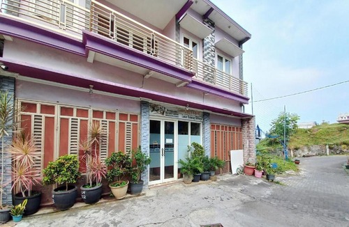 Oro Oro Ombo Hotel | Lancar Homestay Syariah near BNS Mitra RedDoorz