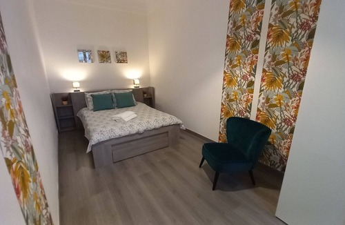 Antibes Old Town Apartment | Large 2 BR Chic & Authentic 1 yard From The Beach