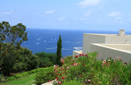 La Nartelle Apartment | Large apartment with outstanding sea view