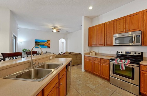 Calabria House | Large Executive 4 Bedroom, 3 Bathroom pool home withConservation View