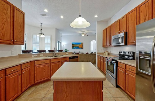 Calabria House | Large Executive 4 Bedroom, 3 Bathroom pool home withConservation View