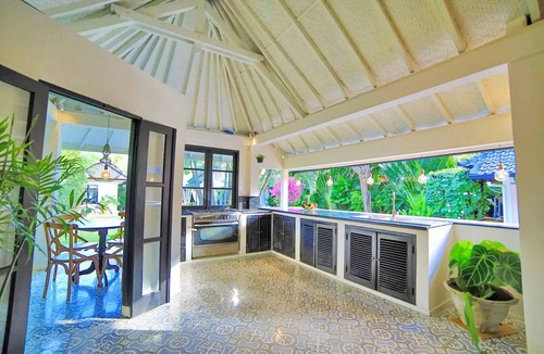 Petitenget Villa | LARGE GROUPS, 10 BDR, NR BEACH, GREAT INCLUSIONS