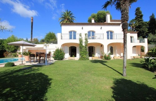 Antibes Apartment | Large Private garden apartment LIKE RENTING A VILLA