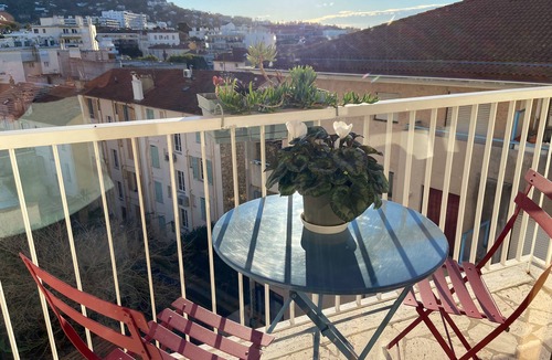 Prado - Republique Apartment | Large sunny flat just minutes from the Croisette, Cannes, with PRIVATE PARKING